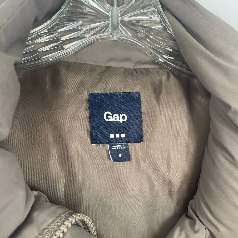GAP Women's Vest Zip Up Puffer Vest with Pockets Taupe Activewear Size Small